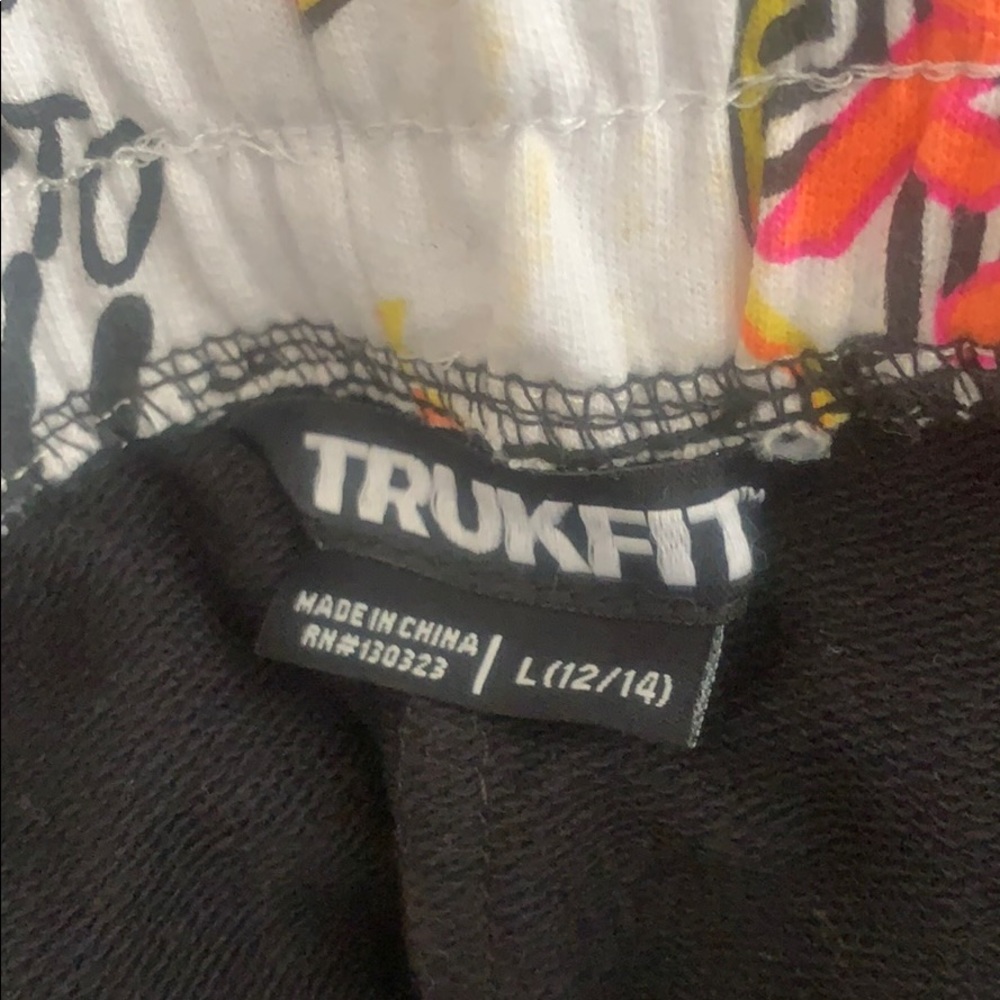 Matching set - Picture 4 of 4